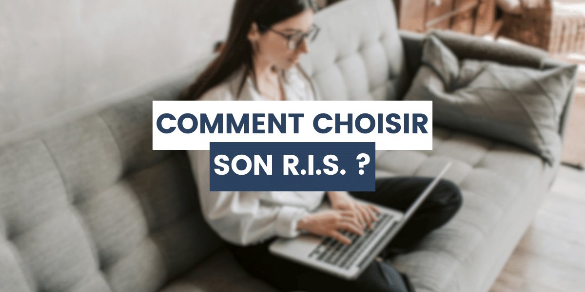 RH sur son ordinateur qui choisi son RIS
